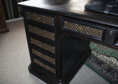 Modded Desk with Drawer Details